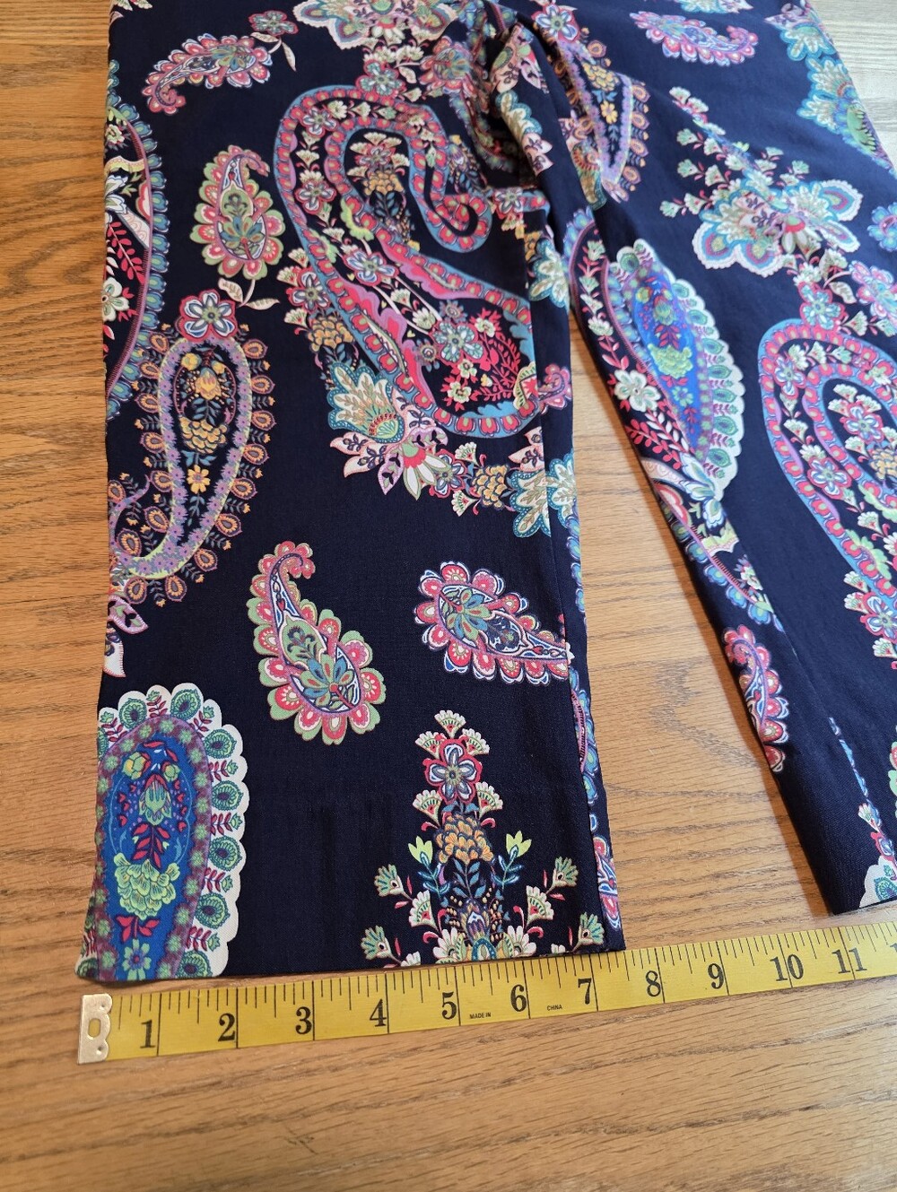 Zac & Rachel Paisley Capri Pants Navy Blue Straight Leg Pull On Stretch Size 12 - Picture 12 of 13